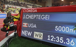 Joshua Cheptegei phá kỉ lục thế giới tồn tại 16 năm ở cự ly 5.000m