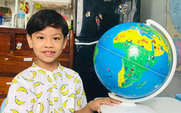 Cậu bé 7 tuổi 'rành' vị trí địa lý, quốc kỳ, quốc ca của hơn 190 nước