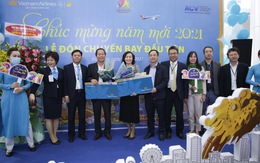 180 khách Hà Nội xông đất Đà Nẵng năm mới được nhận quà