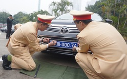 Kiểm định, gắn biển tạm thời cho 109 ôtô phục vụ Đại hội XIII