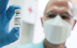 Chuyên gia Nga lo phải làm vắc xin mới chống virus corona biến thể