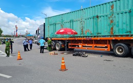 Xe container va chạm với xe điện, 2 nữ sinh tử vong