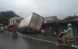 Quốc lộ 1 kẹt xe hơn 10km vì xe tải tông vào chợ