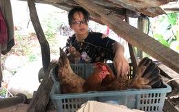 Cô học trò mở 'quán tạp hóa', trồng chuối, nuôi gà từ năm 10 tuổi