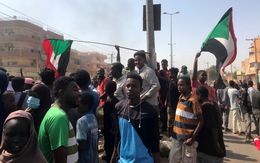 Người dân sôi sục biểu tình phản đối đảo chính Sudan, ít nhất 7 người chết