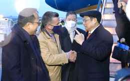 Thủ tướng Phạm Minh Chính đến Anh, bắt đầu tuần bận rộn ở châu Âu