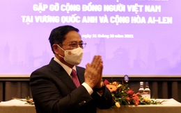 Thủ tướng Phạm Minh Chính gặp kiều bào ở Anh: 'Quê hương chỉ có một'