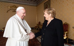 Thủ tướng Merkel thăm Giáo hoàng Francis trước khi mãn nhiệm