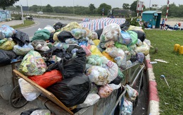 Rác thải ùn ứ ở Hà Nội: ‘Sẽ không để rác ở nội thành tồn đọng trong ngày’