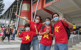 Nhiều cổ động viên đổ về Bishan, sẵn sàng tiếp lửa tuyển Việt Nam đấu Malaysia