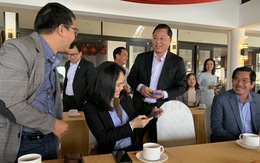 Chủ tịch tỉnh mời doanh nghiệp uống cà phê, lì xì và nghe 'hiến kế' phát triển du lịch