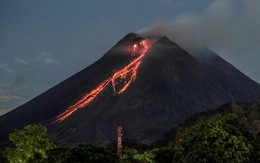 Núi lửa mạnh nhất thế giới phun trào gây hàng trăm trận động đất nhỏ