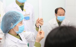 Hơn 900 nhân viên y tế Bệnh viện Bệnh nhiệt đới TP.HCM tiêm  vắc xin đợt đầu