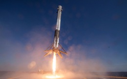 Tỷ phú Mỹ bao trọn chuyến tàu SpaceX đầu tiên chở người thường lên vũ trụ