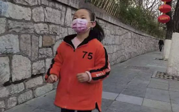 Cô bé Trung Quốc 7 tuổi chạy 10km mỗi ngày để giúp chị được sống