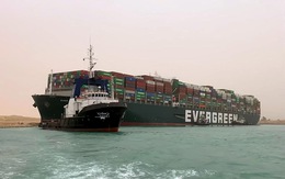 Tàu hàng chặn ngang kênh đào Suez, chủ tàu có thể phải đền hàng triệu đô