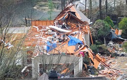Lốc xoáy hủy diệt ở Mỹ: 5 người chết, khu dân cư bị san phẳng