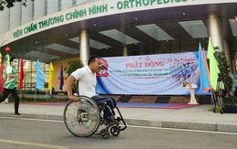 Lực sĩ khuyết tật Lê Văn Công 'chạy bộ' hưởng ứng Ngày chạy Olympic vì sức khỏe toàn dân