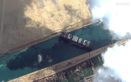 Siêu tàu hàng kẹt ở kênh đào Suez ‘đốt’ 400 triệu USD mỗi giờ, Mỹ vào cuộc giải cứu
