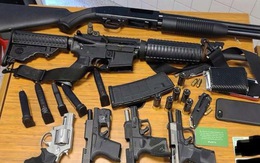 Mỹ: Phát hiện người nạp đạn, báo ngay cảnh sát bắt nghi phạm với 6 khẩu súng