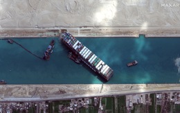 Kênh đào Suez bị bịt kín ngày thứ 6, gần 370 tàu đang đợi con tàu mắc kẹt 'động đậy'