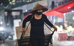 Ngày 8-3 của những nữ cửu vạn chợ Long Biên