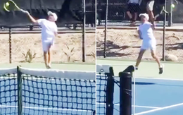 Cậu bé 12 tuổi gây 'sốt' vì đánh quần vợt bằng hai tay