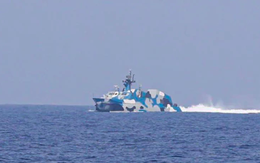 Philippines mở cuộc điều tra vụ tàu chở phóng viên bị tàu Trung Quốc rượt