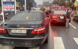 2 Mercedes trùng biển số 'chạm mặt', lòi ra đường dây giả giấy tờ xe