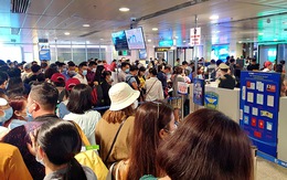 Kẹt cứng ở sân bay Tân Sơn Nhất: Sẽ tận dụng sảnh của Vietjet?