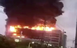 Nhà máy cung ứng cho Apple cháy suốt đêm, 8 người chết