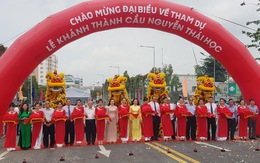 Phó chủ tịch nước Võ Thị Ánh Xuân dự lễ khánh thành cầu Nguyễn Thái Học