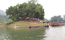 Cán bộ UBND huyện mất tích khi tắm ở hồ Cấm Sơn