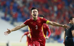 Trao danh hiệu cầu thủ xuất sắc nhất trận đấu Việt Nam - Malaysia cho Quế Ngọc Hải tại UAE