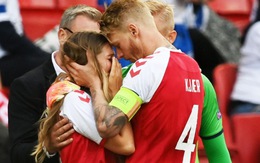 Thế giới ca ngợi đội trưởng Đan Mạch Simon Kjaer là 'người hùng' cứu mạng Eriksen