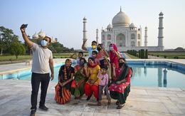 Đền Taj Mahal mở cửa đón khách lại giữa đại dịch