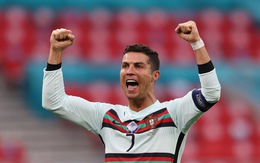 Lập cú đúp, Ronaldo đi vào lịch sử Euro