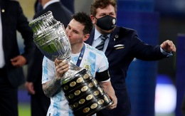 Người hâm mộ khắp thế giới bật khóc khi Messi nâng cúp vô địch Copa America