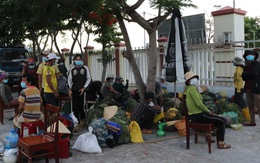 Quảng Ngãi tiếp nhận 47 người đồng bào thiểu số H'rê tính đi bộ từ Khánh Hòa về