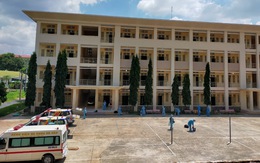 Các bệnh viện dã chiến và điều trị COVID-19 mong được chi viện xe cứu thương