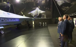 Ông Putin thị sát tiêm kích tàng hình 'Chiếu tướng' có thể cạnh tranh F-35 của Mỹ