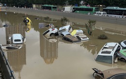 12 người chết khi tàu điện ngầm ngập trong trận mưa 'ngàn năm có một' ở Trung Quốc