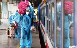 Hơn 400 người dân khó khăn được tỉnh Quảng Trị đón về quê đợt 2 bằng tàu hỏa