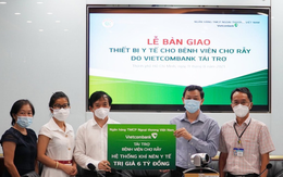 Vietcombank tặng trang thiết bị y tế cho 2 bệnh viện tuyến đầu của TP.HCM