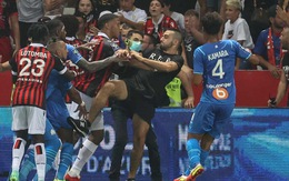 Bộ trưởng thể thao Pháp: 'Cầu thủ đánh trả CĐV tấn công mình là bình thường'