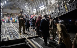 Các nước lo di tản dân khỏi Afghanistan không kịp trước hạn chót