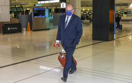 Đại sứ Pháp kéo vali rời Úc, chỉ ước có cỗ máy thời gian