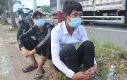 Hỗ trợ 2 người Khơ Mú đi bộ 7 ngày từ bãi vàng Quảng Nam xuống Đà Nẵng