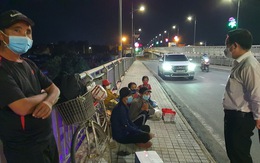 Đôi vợ chồng cùng 2 con nhỏ lội bộ 3 ngày đêm từ Đồng Nai về Tây Ninh, kiệt sức ở Biên Hòa