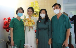 Cô dâu chống dịch ở Sài Gòn, chú rể ở Hà Nội và đám cưới online tại bệnh viện dã chiến